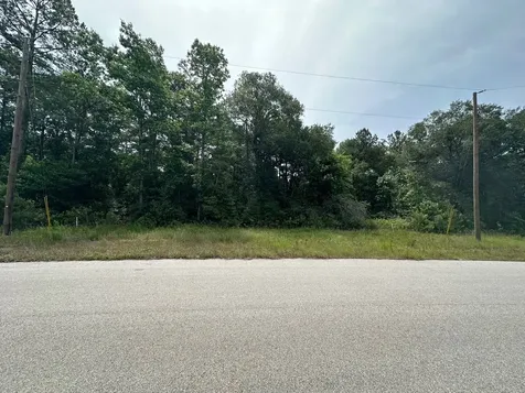 7-23-70 Sky Oak Lane Huntsville TX 77340