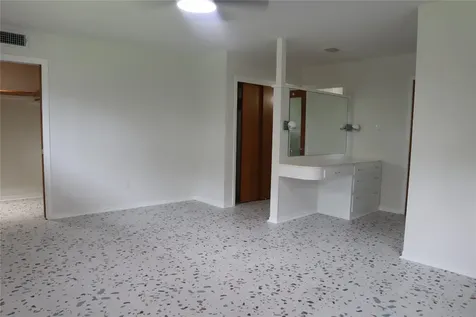 1903 Evergreen Lane La Marque TX 77568