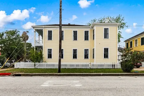 2002 Ave K Galveston TX 77550