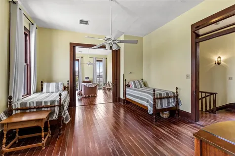 2002 Ave K Galveston TX 77550