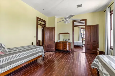 2002 Ave K Galveston TX 77550