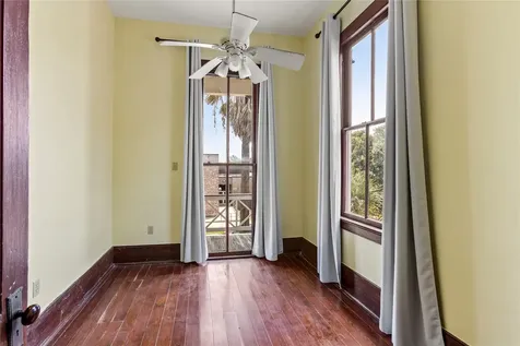 2002 Ave K Galveston TX 77550