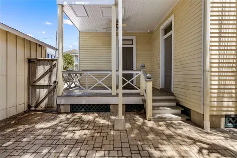 2002 Ave K Galveston TX 77550