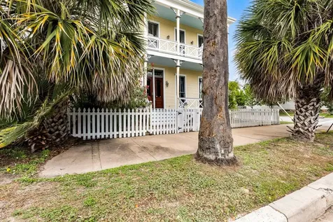 2002 Ave K Galveston TX 77550