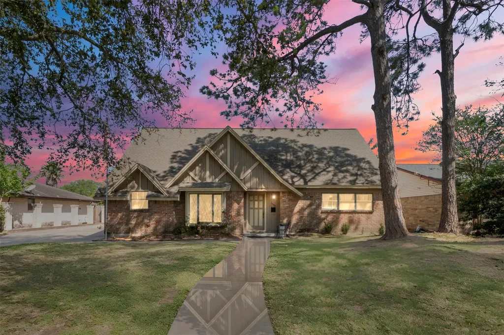 1506 17th Avenue N Texas City TX 77590