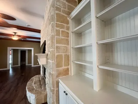 9500 Mayfield - Main House Shiro TX 77876