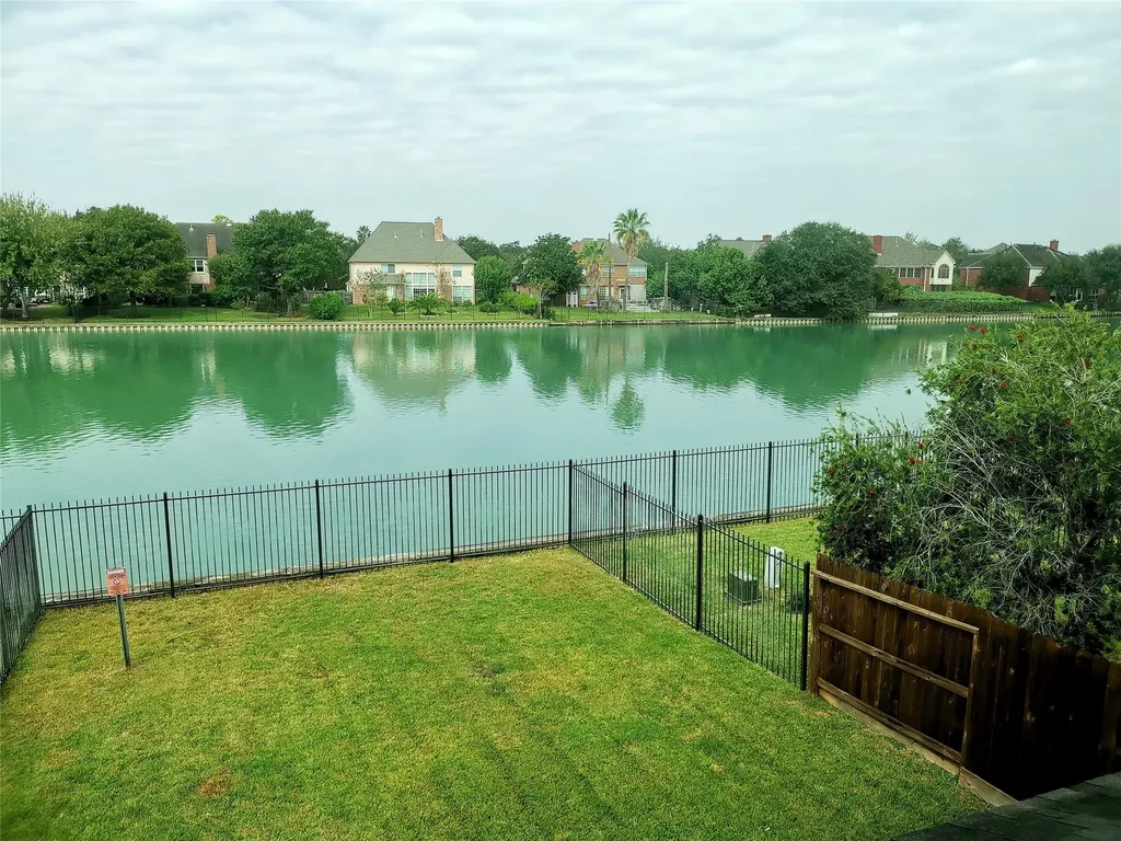 2302 Waterford Park Street Missouri City TX 77459