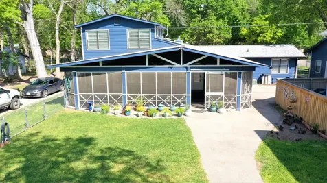 1011 Timber Elm Seguin TX 78155