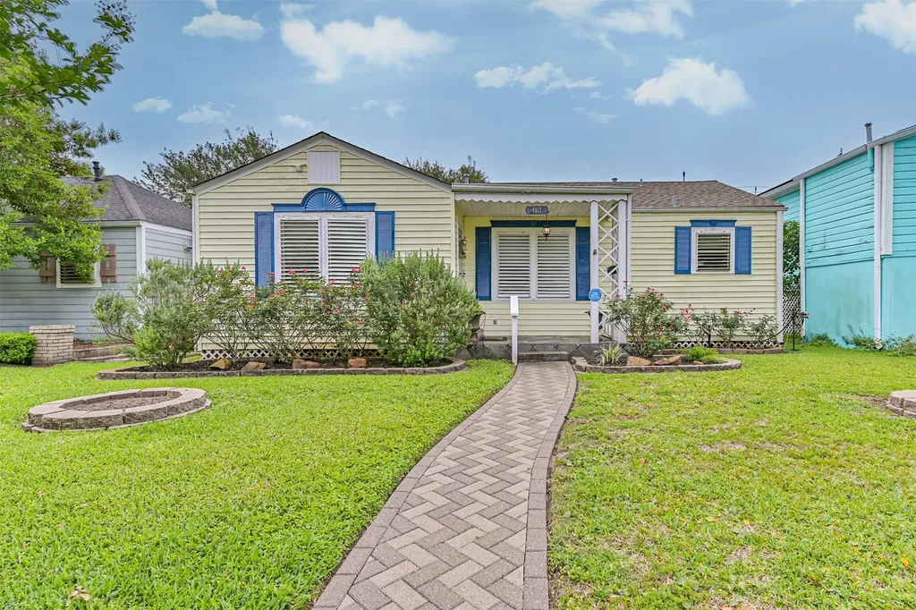 4817 Alamo Drive Galveston TX 77551