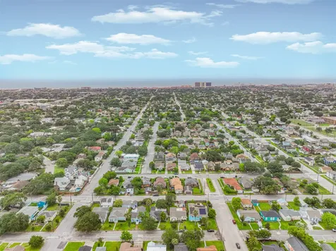 4817 Alamo Drive Galveston TX 77551