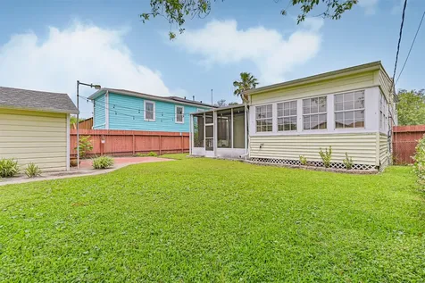 4817 Alamo Drive Galveston TX 77551