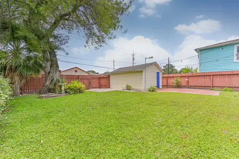 4817 Alamo Drive Galveston TX 77551