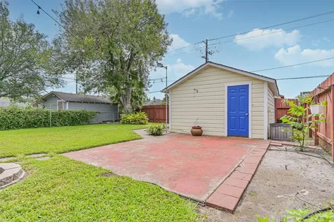 4817 Alamo Drive Galveston TX 77551