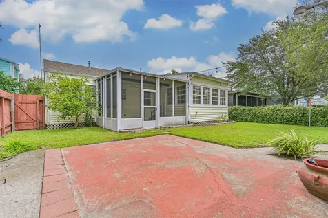 4817 Alamo Drive Galveston TX 77551