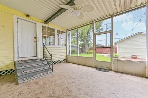 4817 Alamo Drive Galveston TX 77551