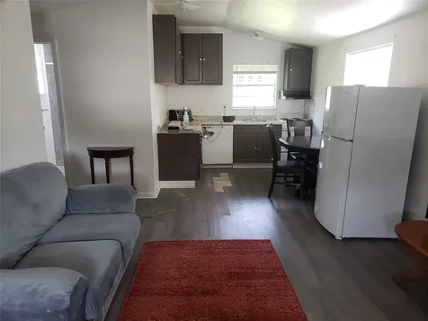 3818 Hamid Boulevard Fresno TX 77545