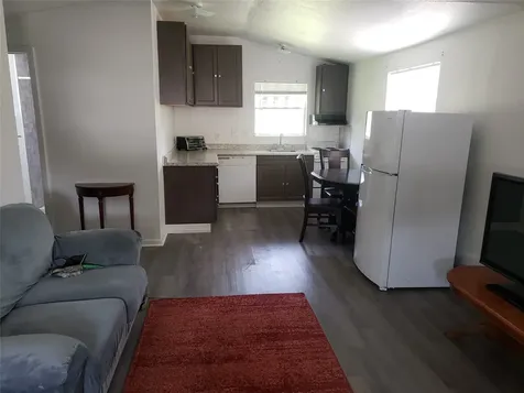 3818 Hamid Boulevard Fresno TX 77545