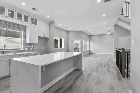 1122 W 16th Street B Houston TX 77008