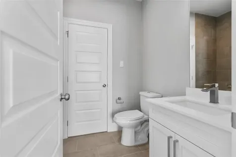 1122 W 16th Street B Houston TX 77008