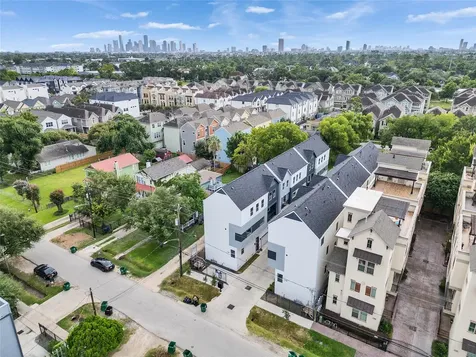 1122 W 16th Street B Houston TX 77008