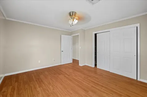 512 N College Street Weimar TX 78962