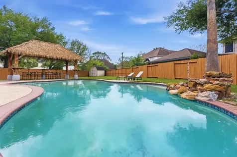 3820 Lake View Drive Pearland TX 77581