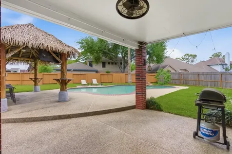 3820 Lake View Drive Pearland TX 77581