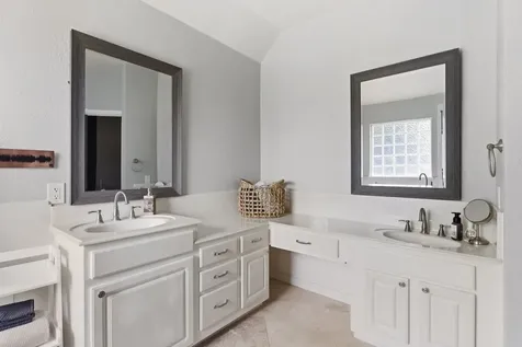 3820 Lake View Drive Pearland TX 77581