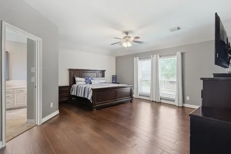 3820 Lake View Drive Pearland TX 77581