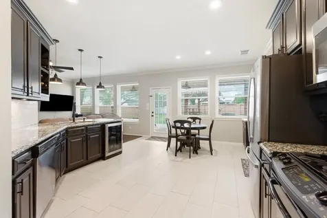 3820 Lake View Drive Pearland TX 77581