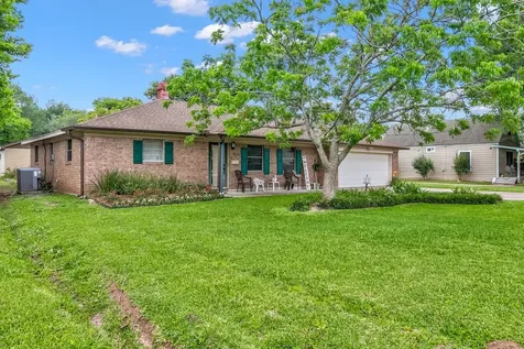 6831 Howe Street Groves TX 77619