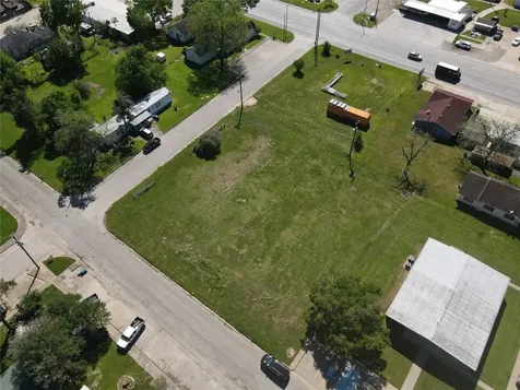 936 New Orleans Street Hempstead TX 77445