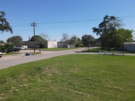 936 New Orleans Street Hempstead TX 77445