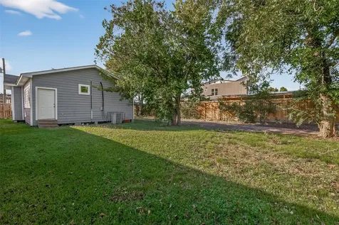 8211 Parnell Street Houston TX 77051