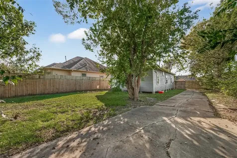 8211 Parnell Street Houston TX 77051
