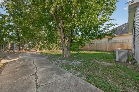 8211 Parnell Street Houston TX 77051