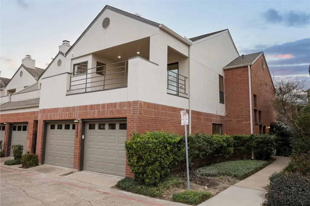 2668 Bering Drive 2668 Houston TX 77057