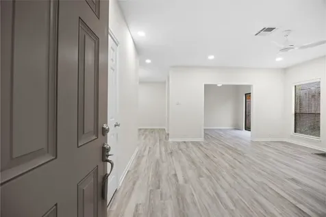 2668 Bering Drive 2668 Houston TX 77057