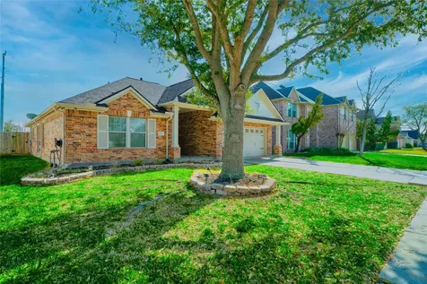 1527 Country Club Cove Drive Baytown TX 77521
