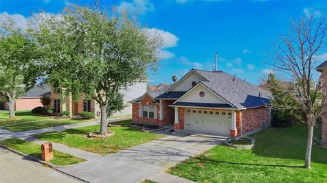 1527 Country Club Cove Drive Baytown TX 77521