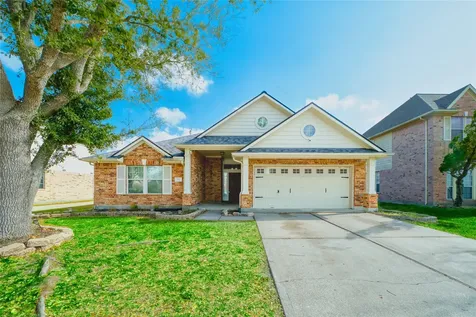 1527 Country Club Cove Drive Baytown TX 77521