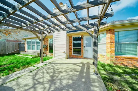 1527 Country Club Cove Drive Baytown TX 77521