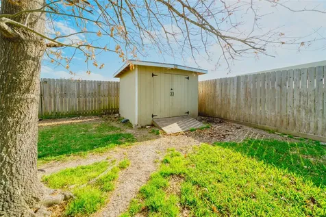 1527 Country Club Cove Drive Baytown TX 77521