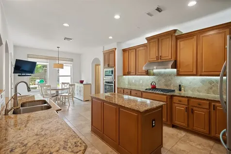 15 Heather Bank Place The Woodlands TX 77382