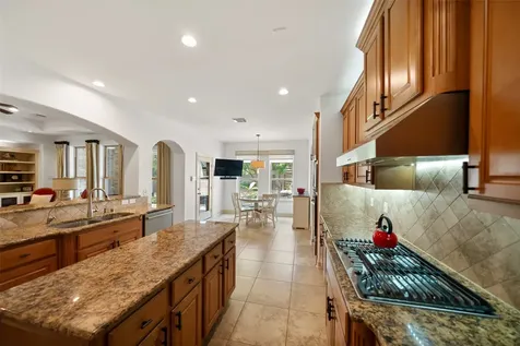 15 Heather Bank Place The Woodlands TX 77382
