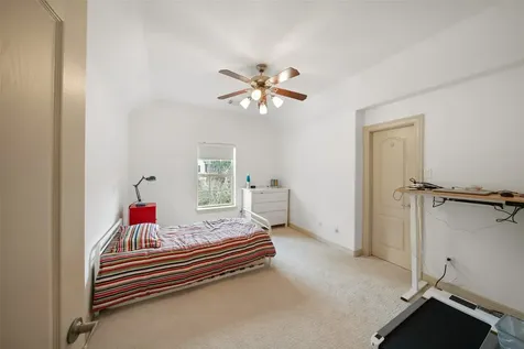 15 Heather Bank Place The Woodlands TX 77382