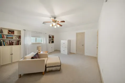 15 Heather Bank Place The Woodlands TX 77382