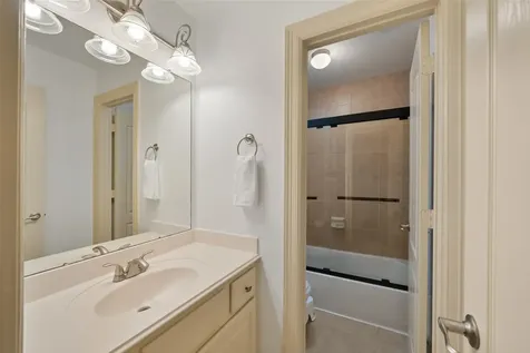 15 Heather Bank Place The Woodlands TX 77382