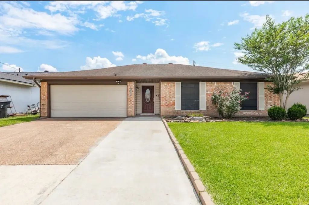 215 N 37th Street Nederland TX 77627