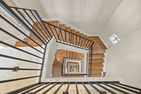 2086 Brentwood Drive Houston TX 77019